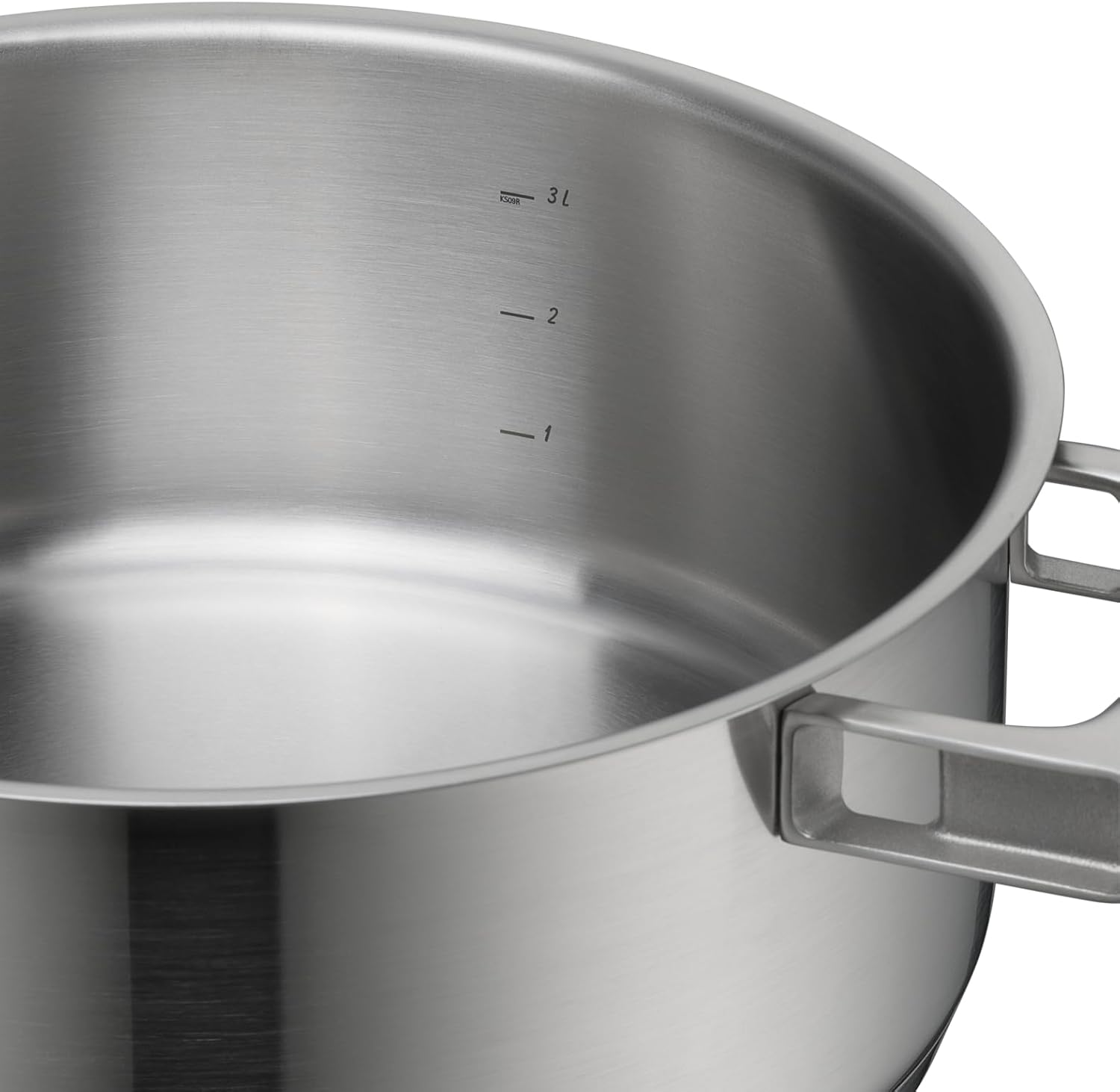 WMF Ultimate Cool Kochtopf klein 24 cm, Edelstahldeckel, Bratentopf Induktion 4,1l, Cromargan Edelstahl matt, wärmereduzierende Griffe, Induktions Topf mit Innenskalierung, spülmaschinengeeignet